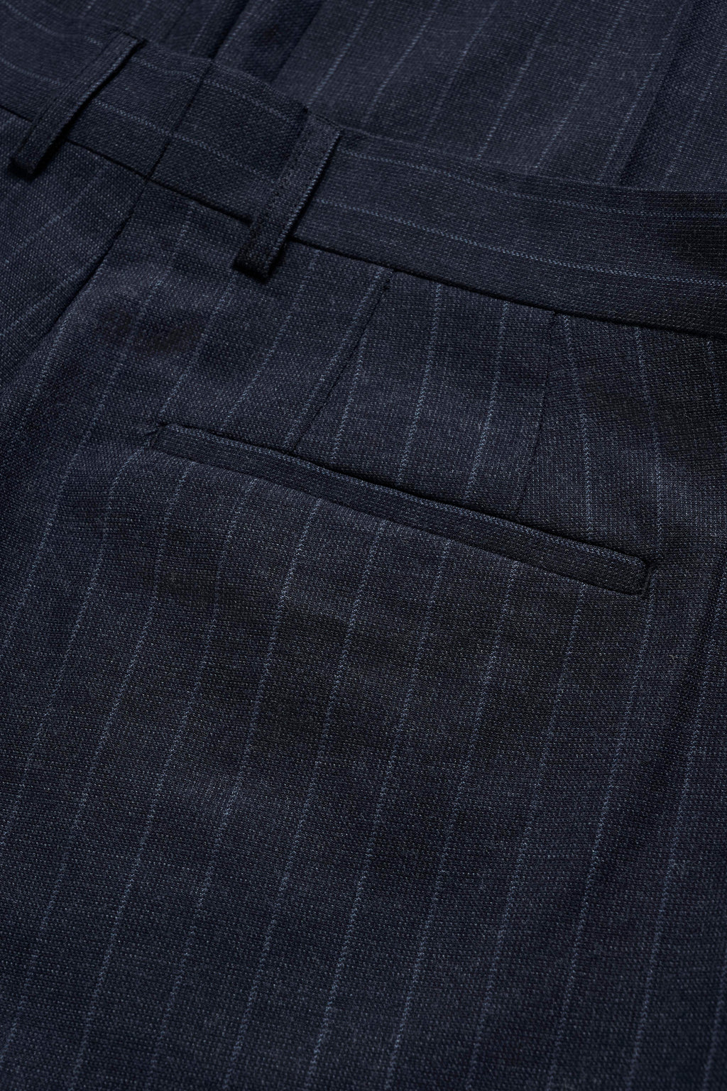 30208845 - MLas - Dark Navy