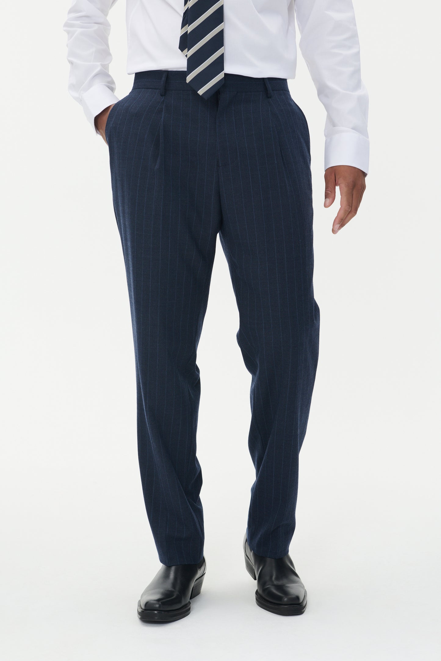 30208845 - MLas - Dark Navy