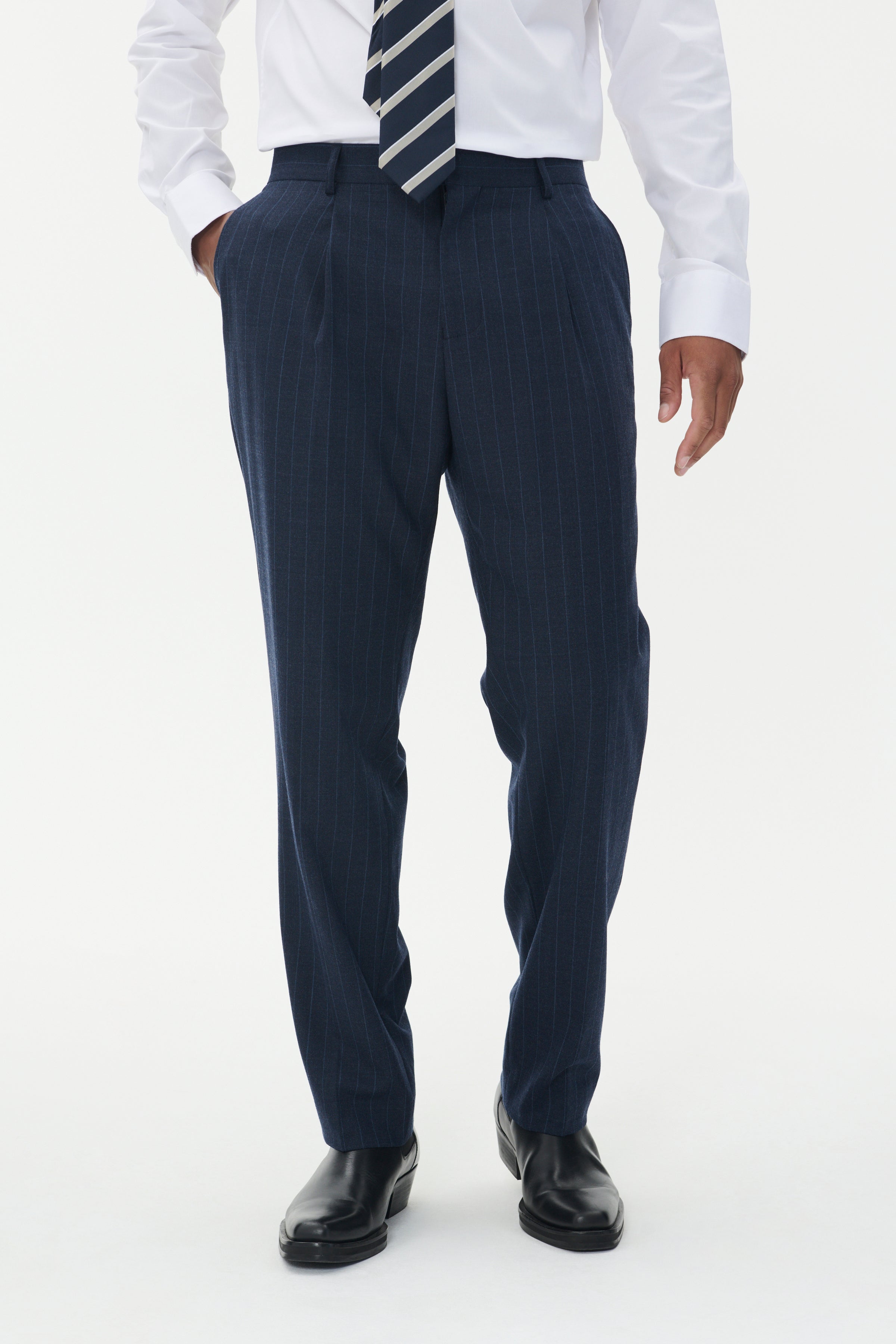 30208845 - MLas - Dark Navy