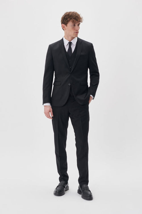 30201320 - George F - Black