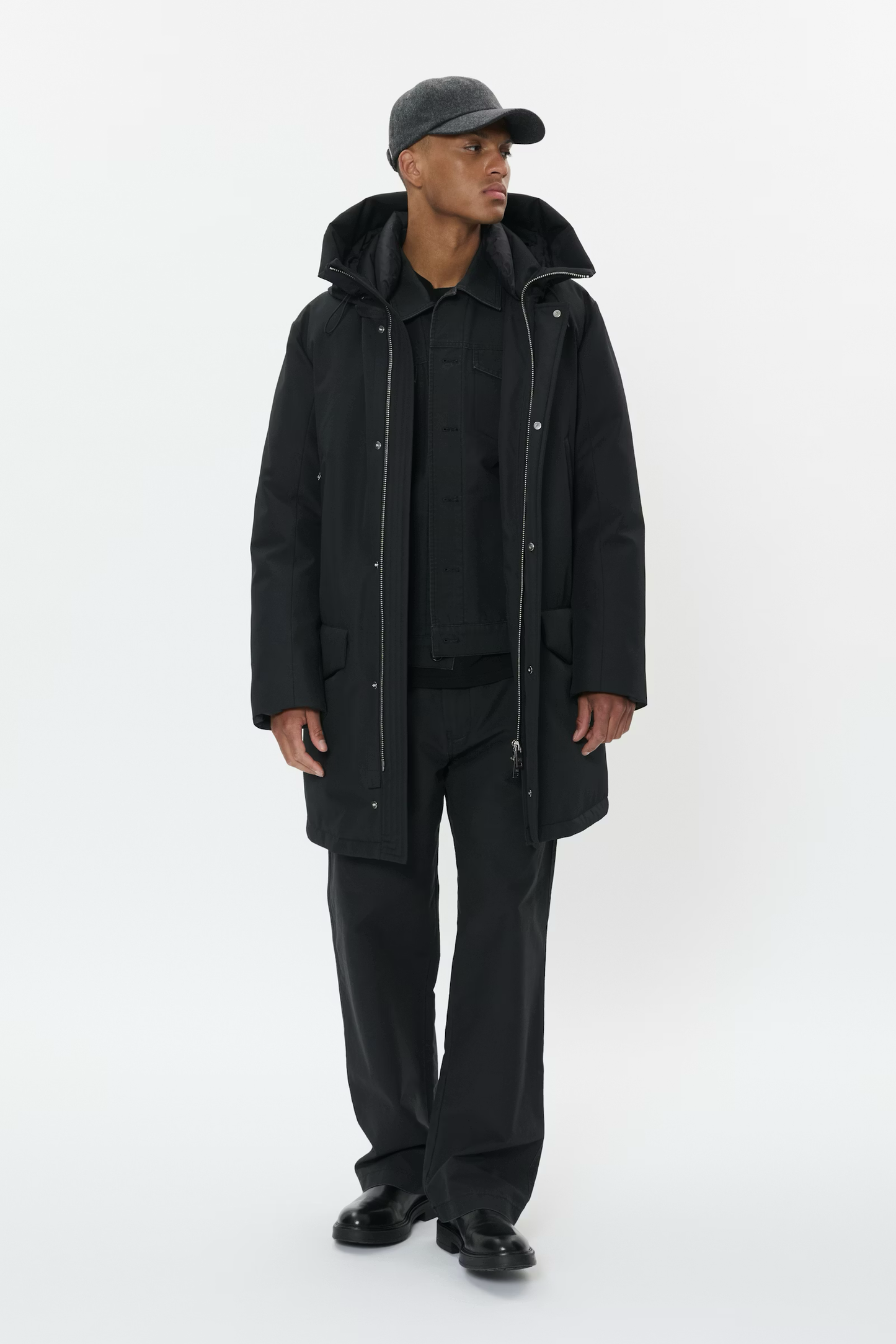 30208566 MAbelby - Black