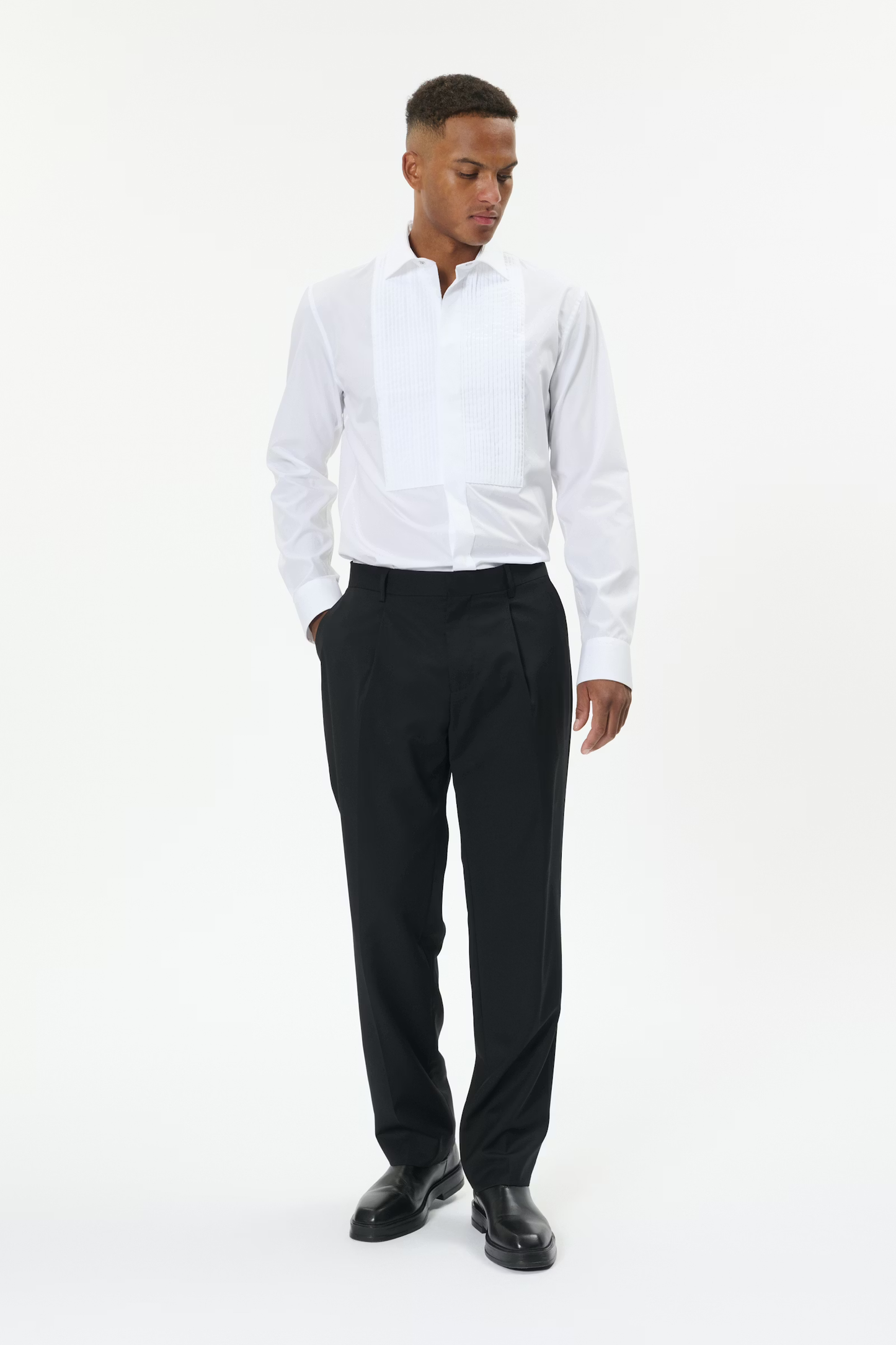 30208773 - MAmarc Tux